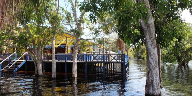 Páscoa com propósito: comunidade ribeirinha no Amazonas aposta no turismo sustentável como alternativa no feriado