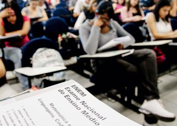 Prazo para pedir isenção da taxa de inscrição no Enem começa no dia 13