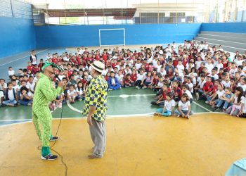 Projeto cultural leva histórias e leitura a alunos da zona rural de Manaus