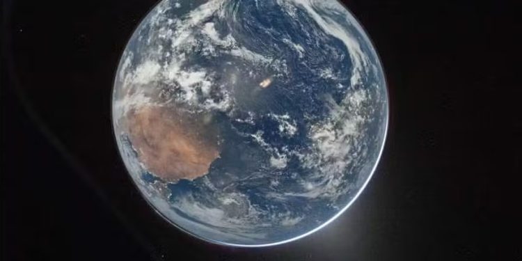 Imagens da Terra pela missão Artemis II encantam e reforçam alerta sobre o planeta