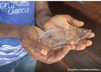 Energia solar viabiliza fábrica de gelo em comunidade ribeirinha