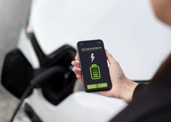 Mobilidade urbana muda com alta de veículos elétricos em aplicativos