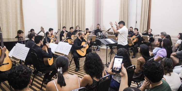 Orquestra de Violões do Amazonas apresenta concerto gratuito no Palácio da Justiça