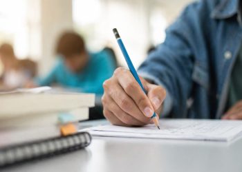 Enem 2026: prazo para pedir isenção da taxa termina nesta sexta-feira