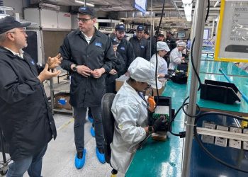 Philco recebe visita da Suframa em unidade de Manaus