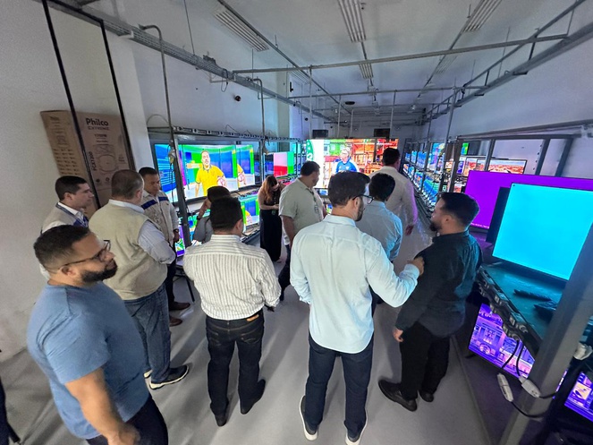 Philco recebe visita da Suframa em unidade de Manaus