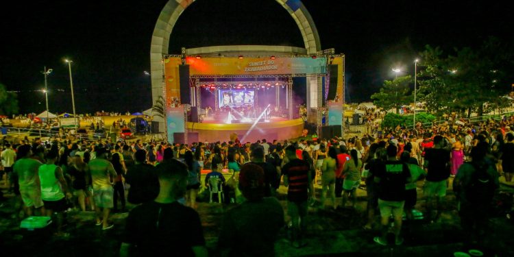 Prefeitura promove ‘Festa do Trabalhador’ com programação cultural e gastronômica na Ponta Negra