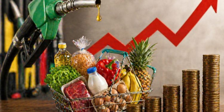 Gasolina e alimentos fazem prévia da inflação subir 0,89% em abril