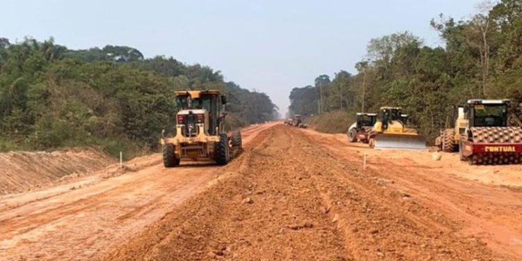 Justiça autoriza retomada de obras na BR-319 e DNIT prepara novos editais