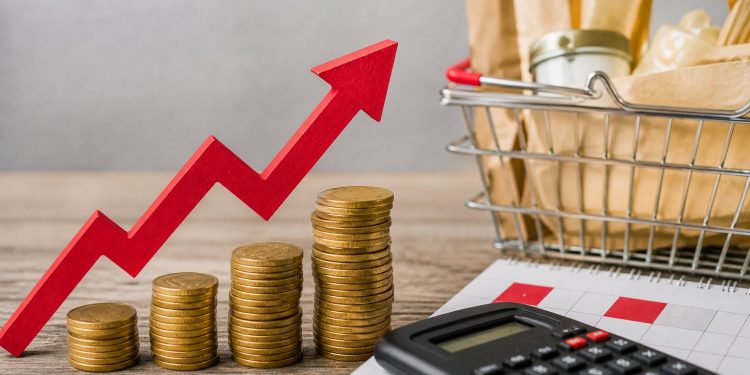 Mercado eleva previsão da inflação para 4,89% este ano