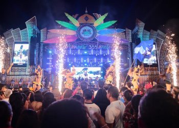 Evento ‘Bois no Mirante’ leva Caprichoso e Garantido ao centro de Manaus