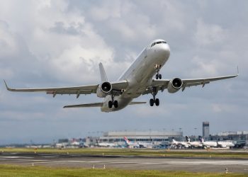 Aeroportos de Manaus e Belém impulsionam alta de voos internacionais no Norte