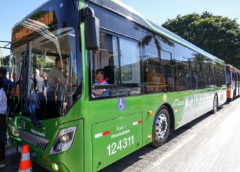 Brasília recebe novos ônibus elétricos para reduzir emissão de poluentes