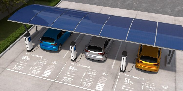 Seguros de carros elétricos crescem e refletem avanço da eletromobilidade no Brasil