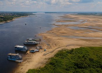 Previsão de possível seca severa em 2026 mobiliza governo e empresários no Amazonas para evitar impacto logístico
