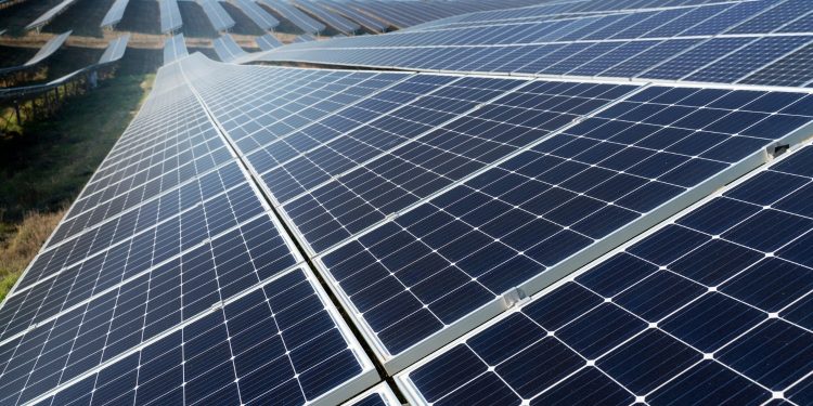 Produção de energia solar avança no país e reforça crescimento das fontes renováveis