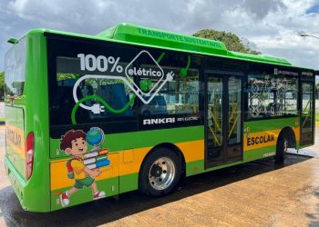 Distrito Federal inicia testes com ônibus escolar 100% elétrico na rede pública