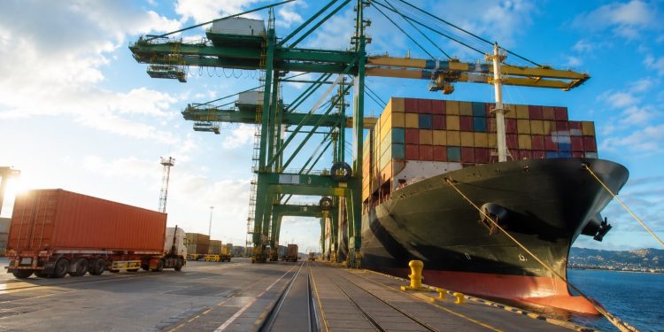 Balança comercial registra superávit de US$ 1,5 bilhão na terceira semana de maio