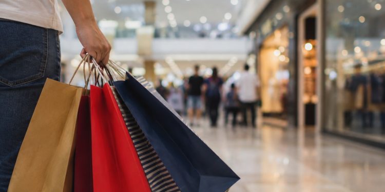 Dia Livre de Impostos oferece descontos de até 70% em milhares de lojas pelo Brasil