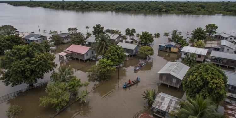 Estudo alerta para impactos extremos das mudanças climáticas sobre ribeirinhos da Amazônia