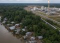 Amazônia gera energia para o Brasil, mas quase 3 milhões de moradores ainda dependem de combustíveis fósseis