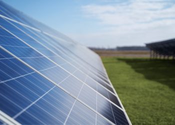Energia solar dispara no Brasil e registra crescimento de quase 21% em maio