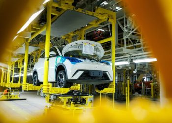 Veículos elétricos fabricados no Brasil ganham espaço e impulsionam recorde de vendas
