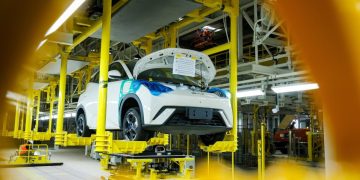 Veículos elétricos fabricados no Brasil ganham espaço e impulsionam recorde de vendas