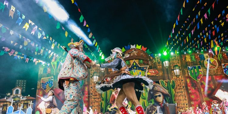 Prefeitura valoriza cultura popular com apresentações no terceiro dia do 68º Festival Folclórico do Amazonas