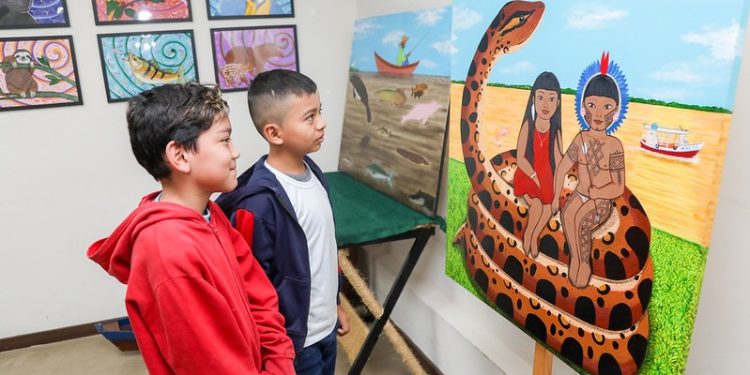 Exposição sobre mudanças climáticas é aberta no Ecam com participação de estudantes da Prefeitura de Manaus