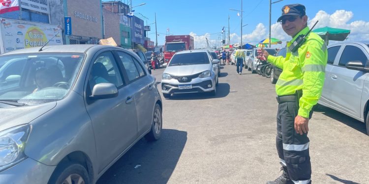Prefeitura de Manaus inicia operação especial para organizar trânsito durante deslocamento para Parintins