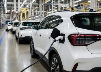 Carros elétricos produzidos no Brasil ganham espaço e chegam a 39% das vendas