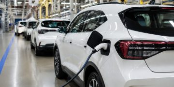 Carros elétricos produzidos no Brasil ganham espaço e chegam a 39% das vendas