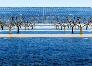 China inaugura megaprojeto de energia solar no mar com capacidade recorde