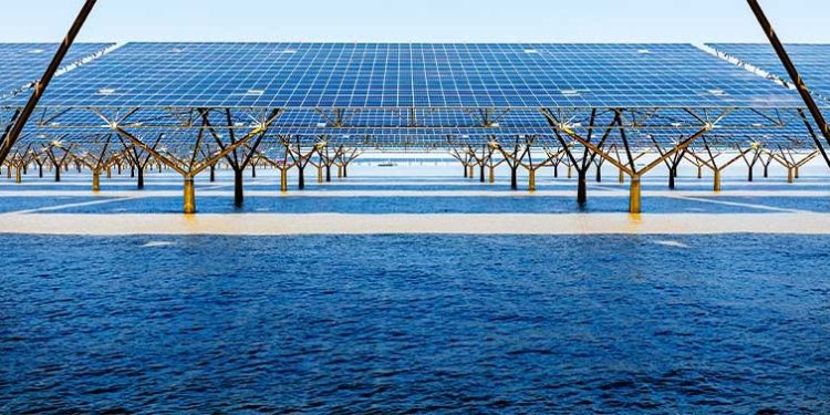China inaugura megaprojeto de energia solar no mar com capacidade recorde