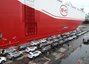 Navio da BYD desembarca mais de 7,2 mil veículos no Porto de Itajaí e bate recorde de movimentação em 2026