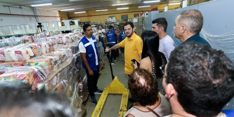 Prefeitura de Manaus envia ajuda humanitária à Venezuela após terremoto e mobiliza campanha de doações