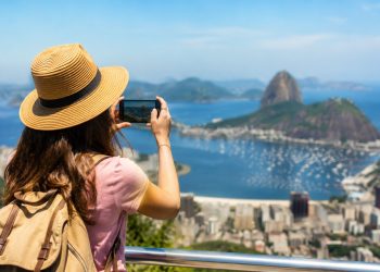 Turismo internacional injeta US$ 4,8 bilhões na economia brasileira e bate recorde nos cinco primeiros meses de 2026
