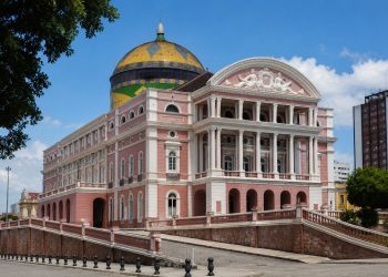 Teatro Amazonas recebe premiação do concurso “Conta um Conto” com jovens escritores da Amazônia