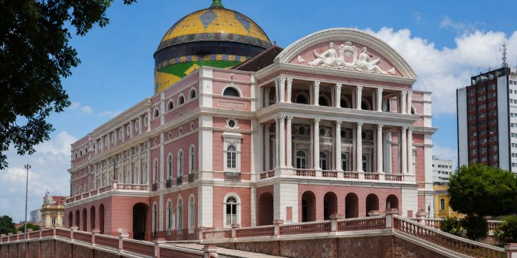 Teatro Amazonas recebe premiação do concurso “Conta um Conto” com jovens escritores da Amazônia