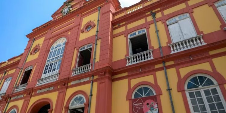 Biblioteca Pública do Amazonas realiza troca gratuita de livros e gibis no dia 12 de julho