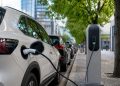 Estudo revela que veículos elétricos podem salvar 8,8 milhões de vidas por reduzir poluição