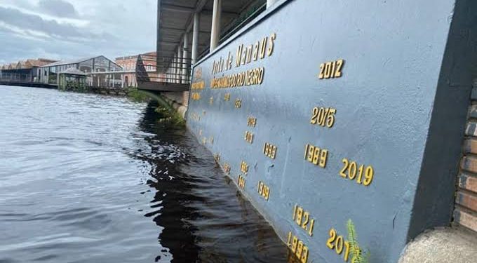 Rio Negro inicia período de vazante em Manaus após atingir cota máxima da cheia