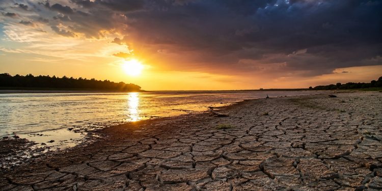 El Niño ganha força e tem 81% de chance de atingir categoria "muito forte" até dezembro de 2026