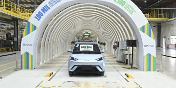 BYD alcança marca de 100 mil veículos eletrificados produzidos no Brasil em apenas nove meses