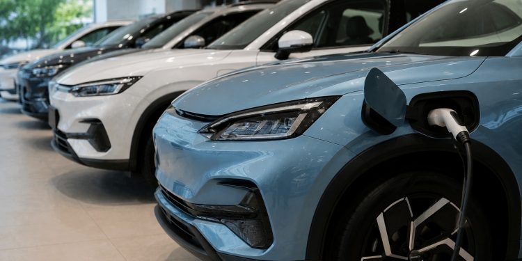 Carros eletrificados atingem participação recorde e superam 21% das vendas no Brasil em julho