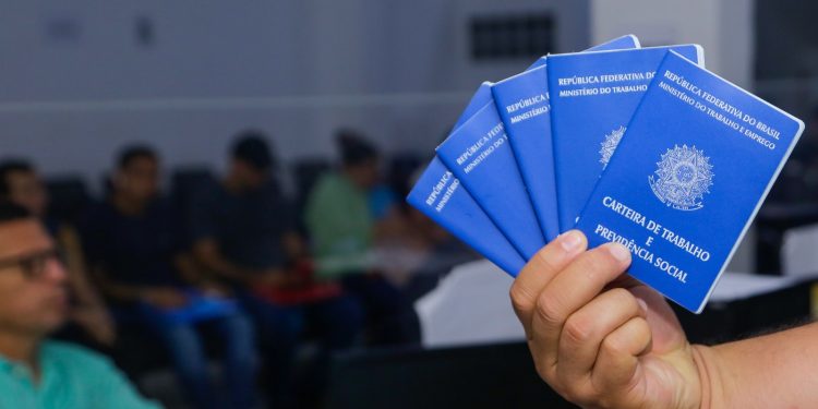 Sine Manaus anuncia 671 vagas de emprego nesta segunda-feira