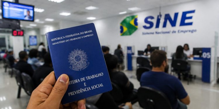 Sine Manaus abre oportunidades de emprego em diversas áreas nesta quarta; veja como participar