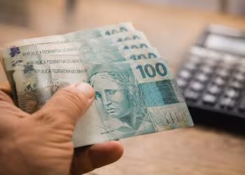 Salário mínimo pode chegar a R$ 1.741 em 2027, segundo nova projeção do governo