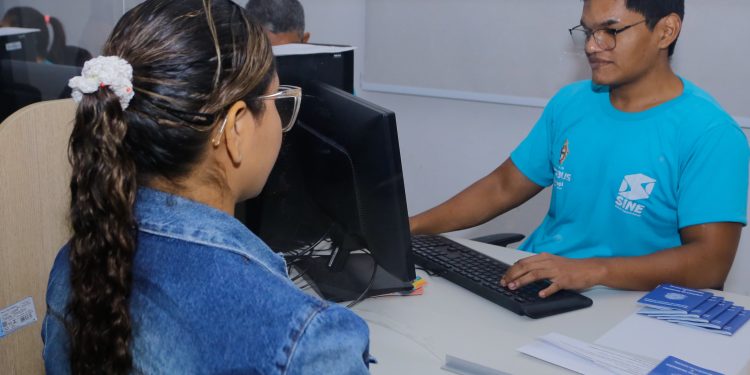 Manaus começa a semana com 594 vagas de emprego pelo Sine